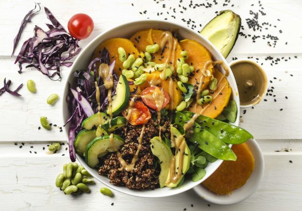 Buddha-Bowl mit Süßkartoffel und Quinoa Rezept